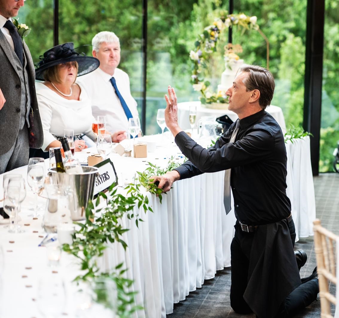 falling-singing-waiter-3