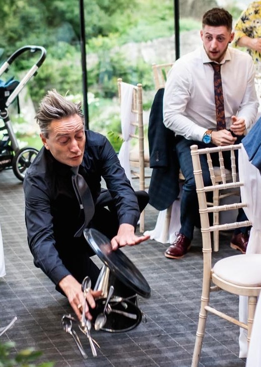 Guest reaction when Singing Waiter falls