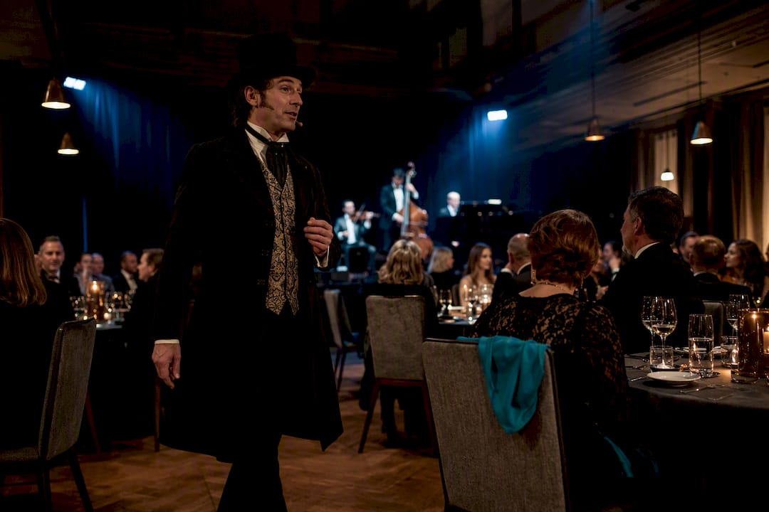 Themed gala dinner with live entertainment